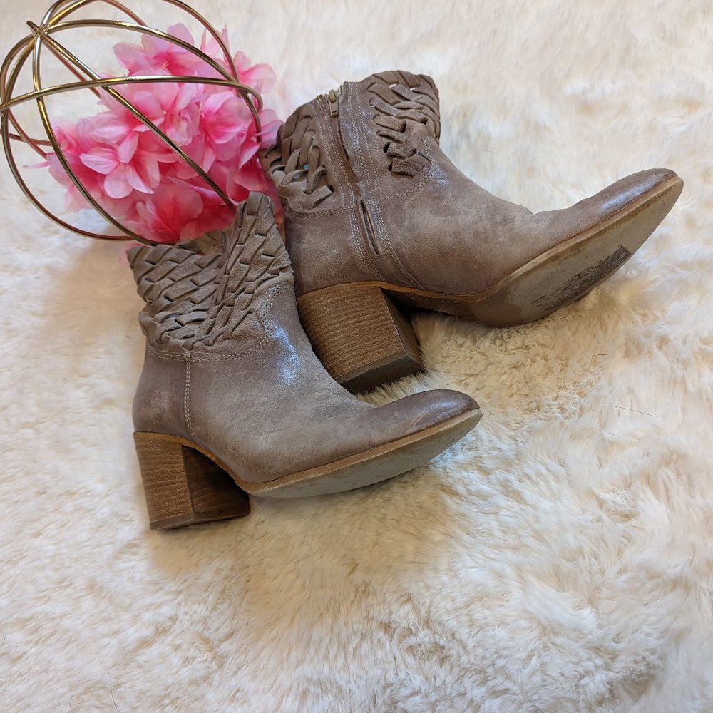 Emporium boots, tan, size 8